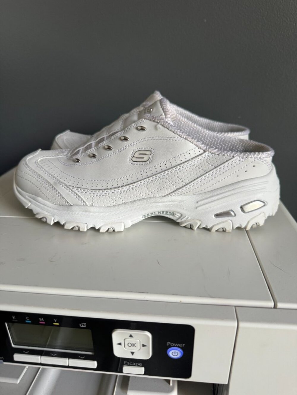 Skechers D’Lites White Chunky Y2K Sneakers